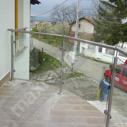 Стъклени парапети